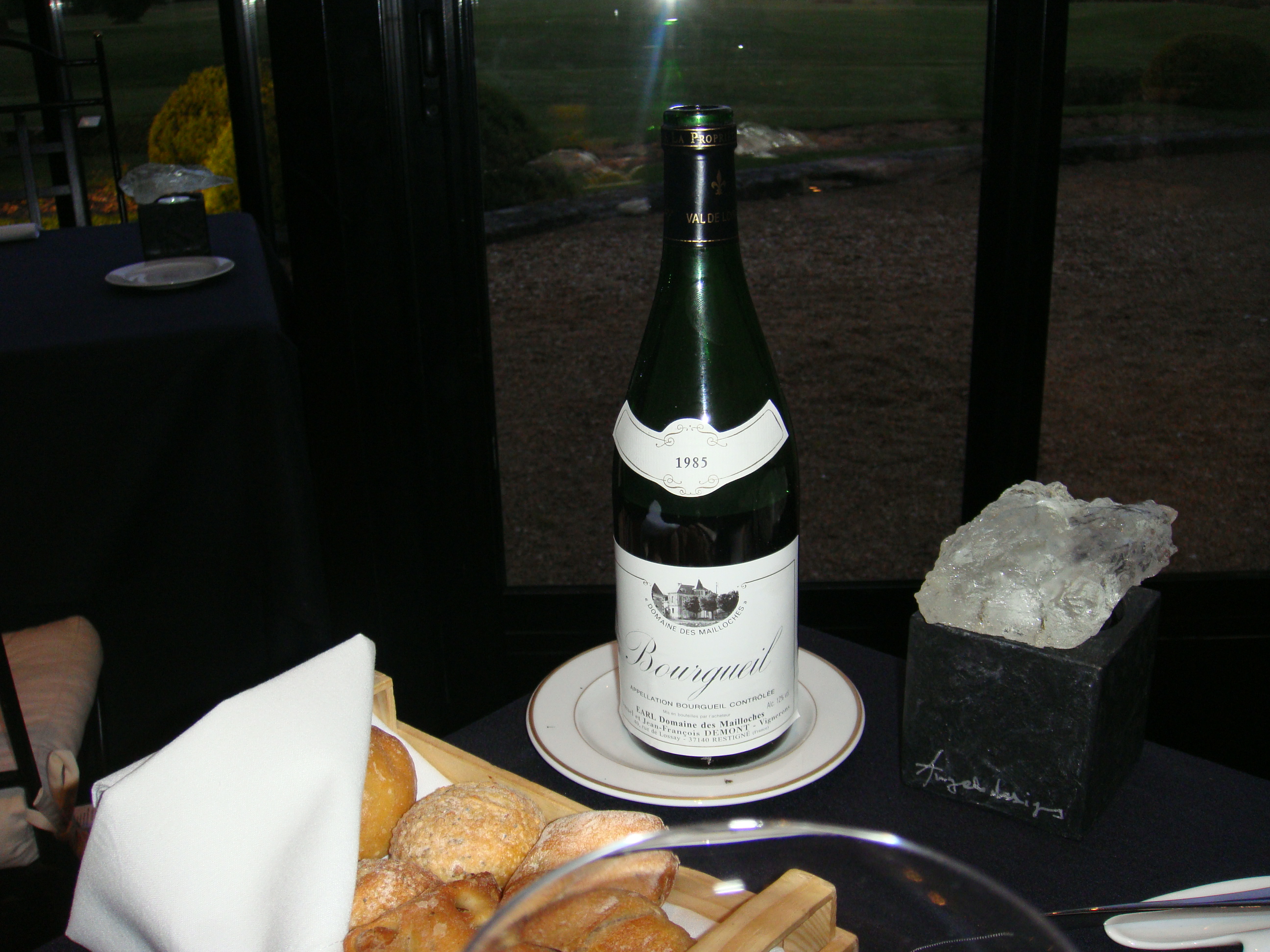 Горное озеро с отражением неба