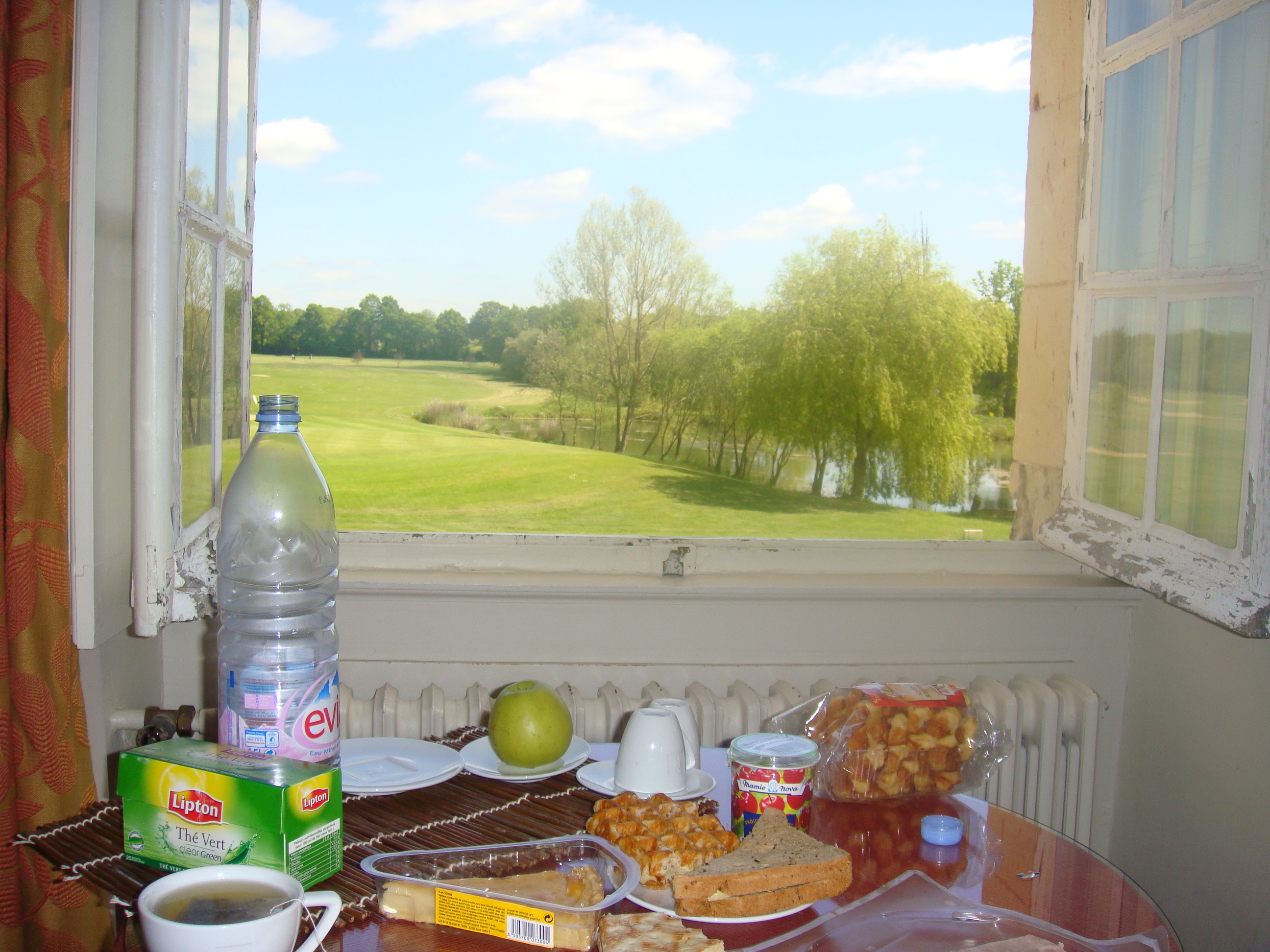 Старинный храм в джунглях