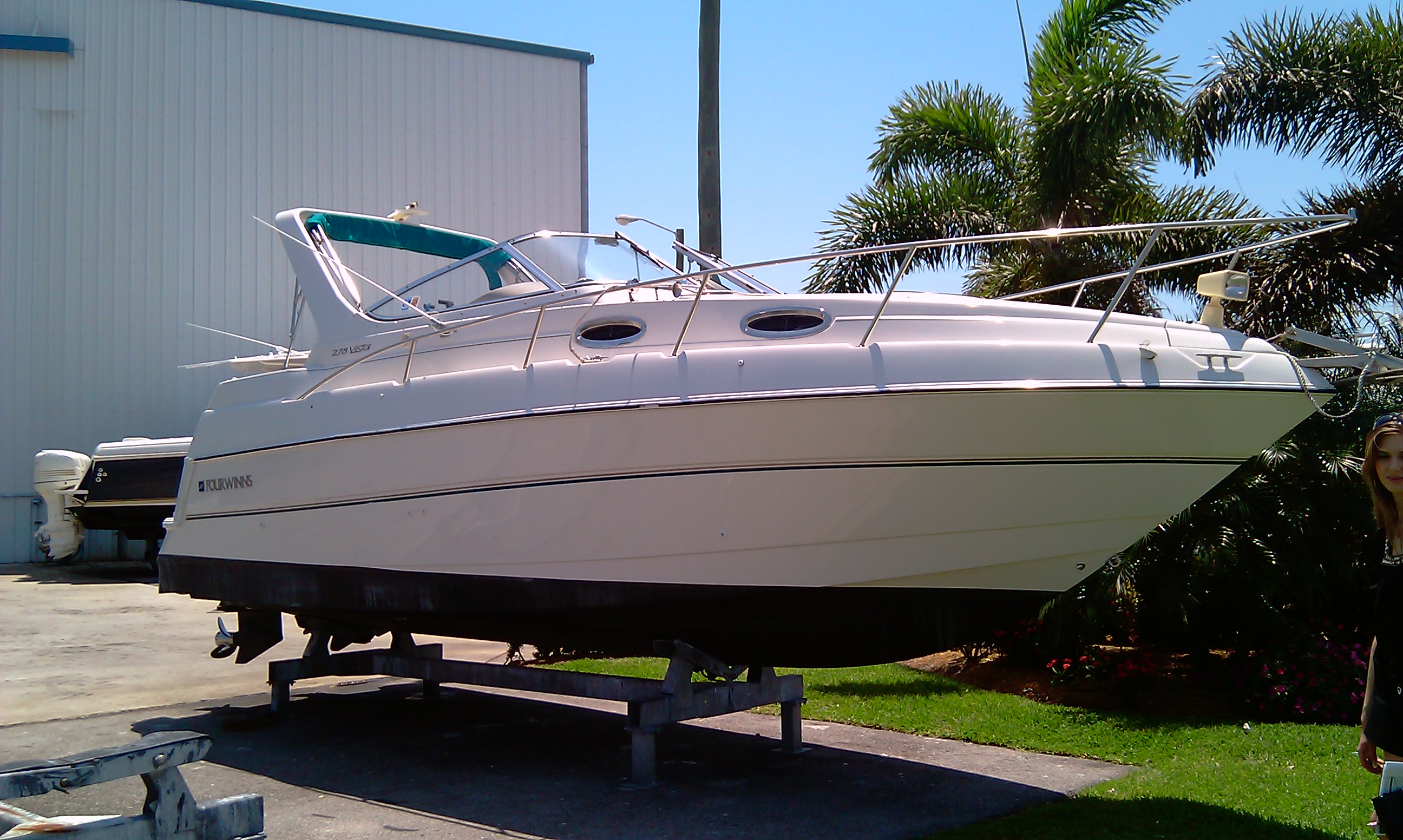 Путешественница на краю обрыва